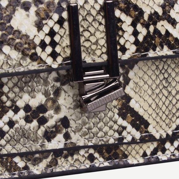 Snakeskin print Vegan Leather Small Crossbody bag - Picture 6 of 6